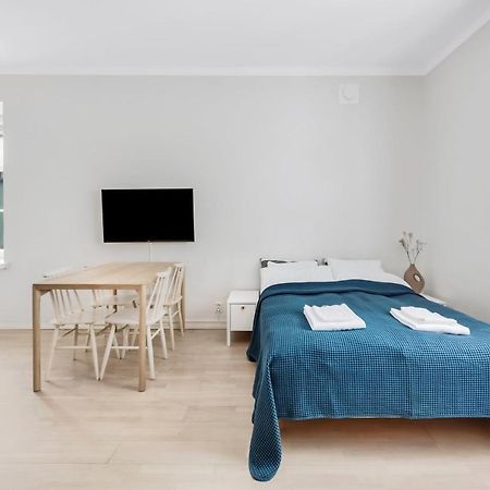 Wehost Modern Scandinavian Studio In Trendy Kallio Helsinki Extérieur photo