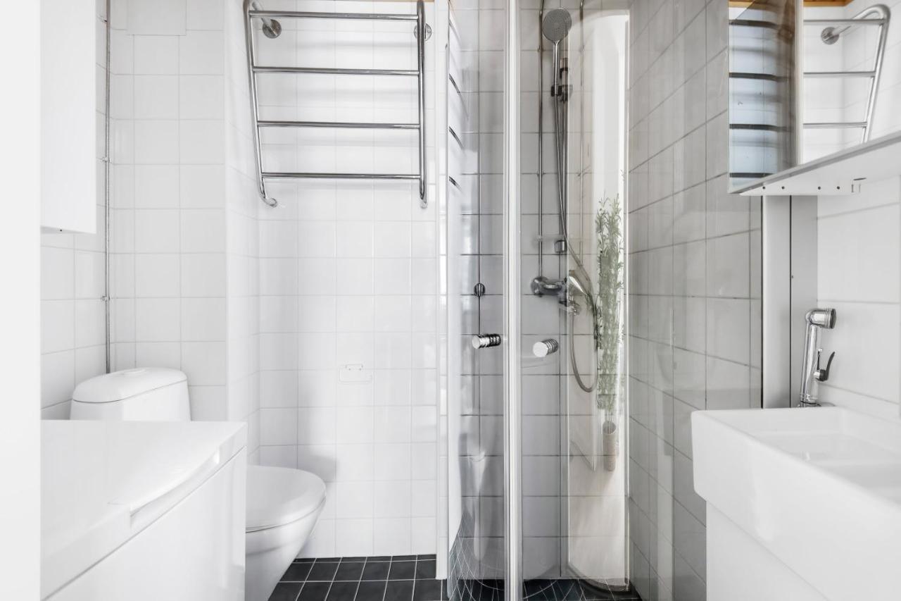 Wehost Modern Scandinavian Studio In Trendy Kallio Helsinki Extérieur photo